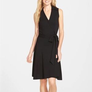 BLACK COLLARED SLEEVELESS MINI DRESS